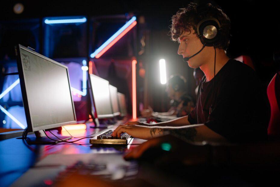 Illustration of Gaming PC Builds Compared: What Actually Matters For Different Types Of Players