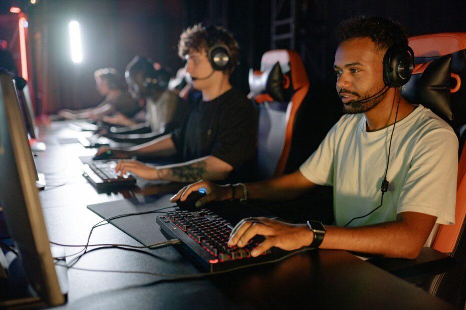 Illustration of The Difference Between A Gaming Headset And Regular Headphones For Competitive Play