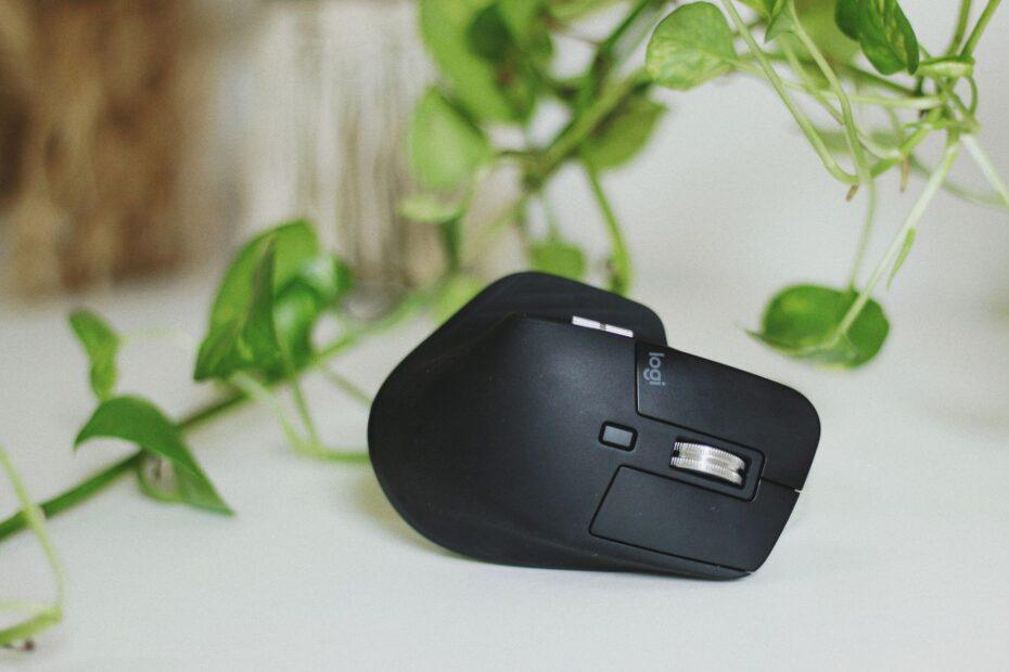 Illustration of The Overlooked Value Of Ergonomic Mice For Reducing Strain During Long Sessions