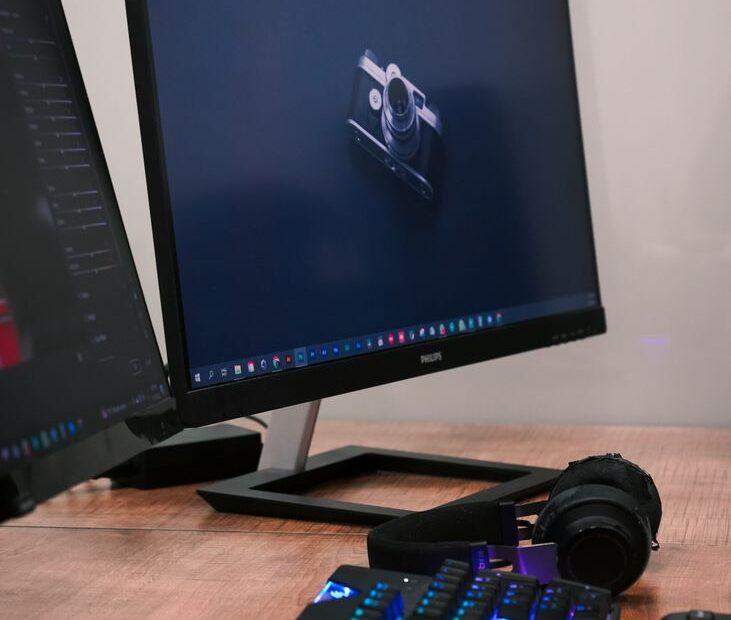 Illustration of The Real Difference Between A Gaming Monitor And A Standard Office Display