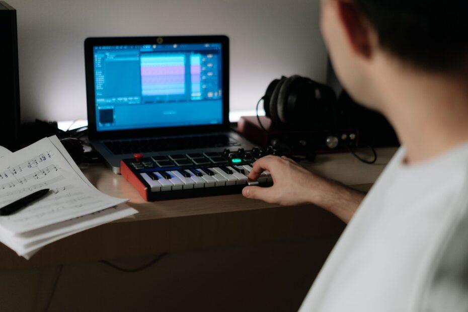 Illustration of What Makes Certain Game Soundtracks Composed Specifically To Enhance Tension