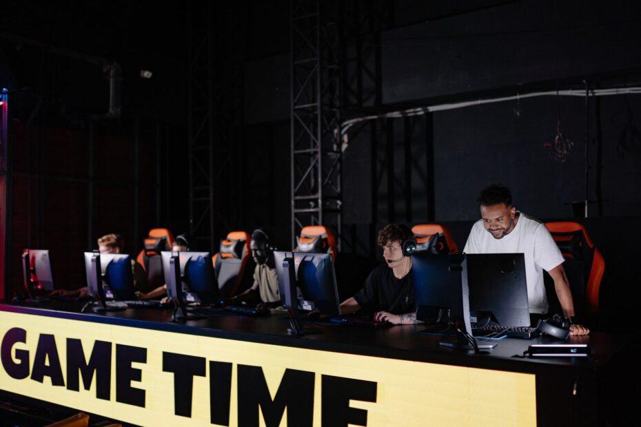 Illustration of Why Some Players Build Separate Setups For Streaming And Competitive Play