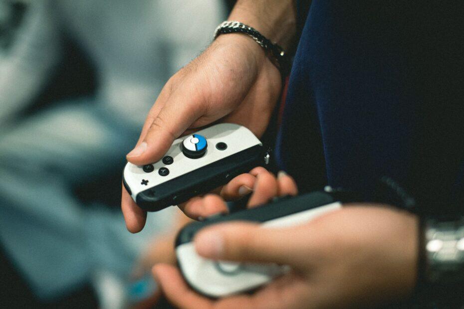 Illustration of Why Some Players Prefer Wired Connections Over Wireless For Competitive Titles
